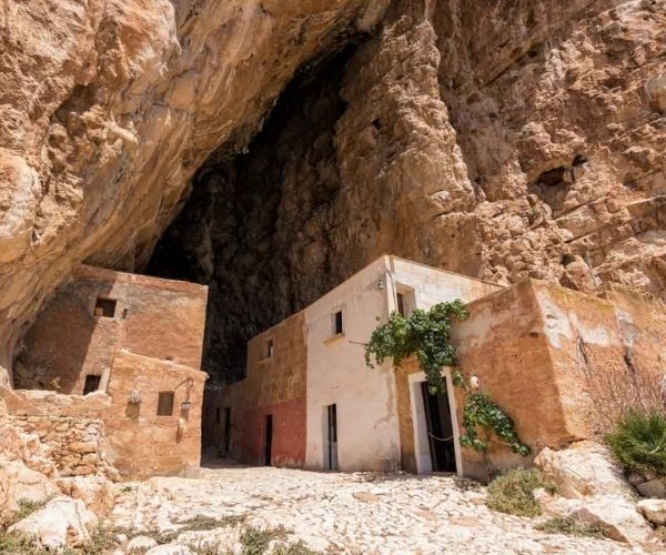 Grotta-Mangia-pane.jpg